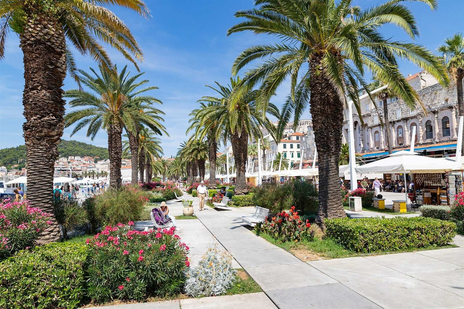 The Riva promenade · 0.6 km